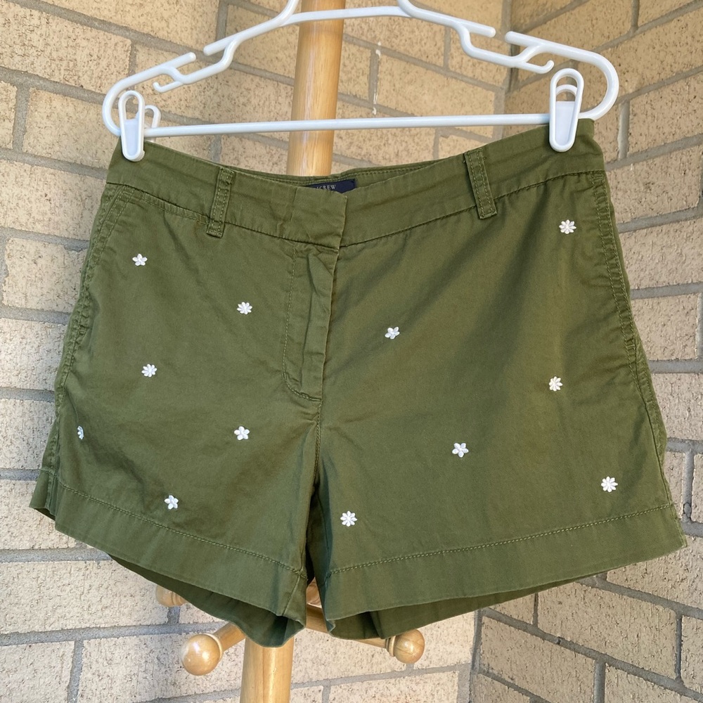 J Crew Green Chinos White Embroidered Flowers All Over Daisy Cotton Shorts - Picture 3 of 17